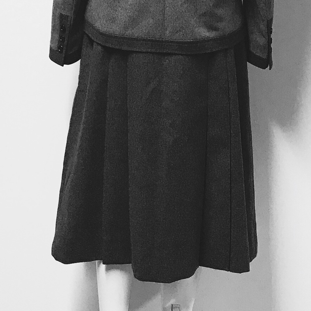 NWOT GIVENCHY Wool Two-Piece Skirt Suit - Picture 8 of 9